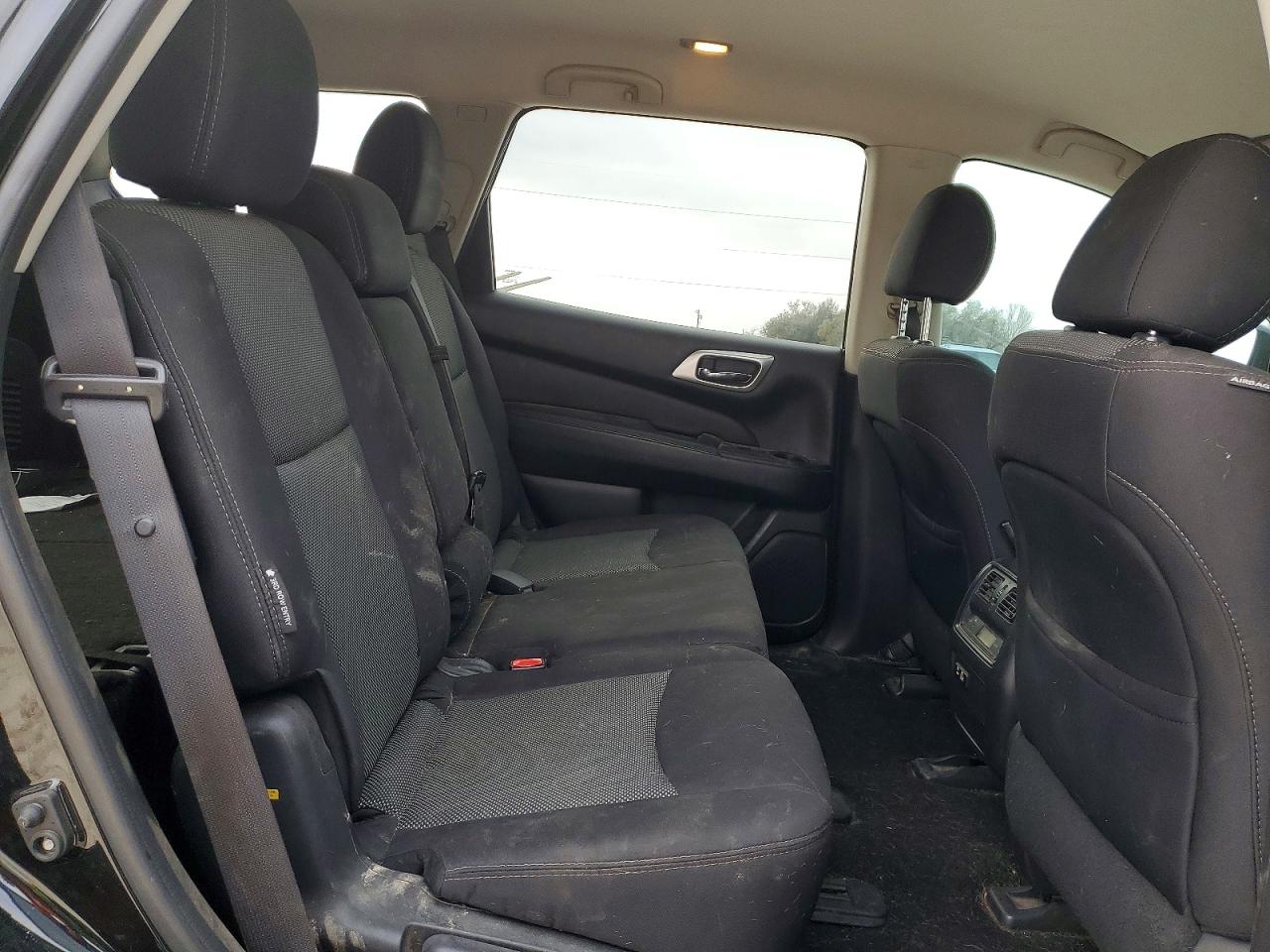 Nissan Pathfinder S