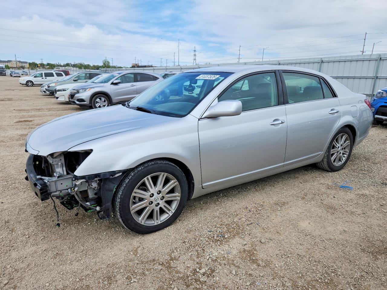 Salvage Toyota Avalon Image