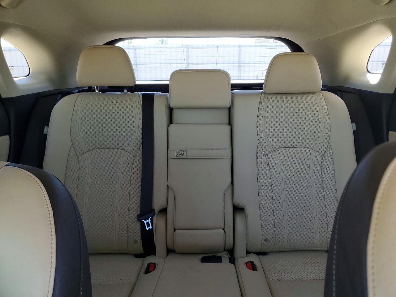 Lexus RX Base
