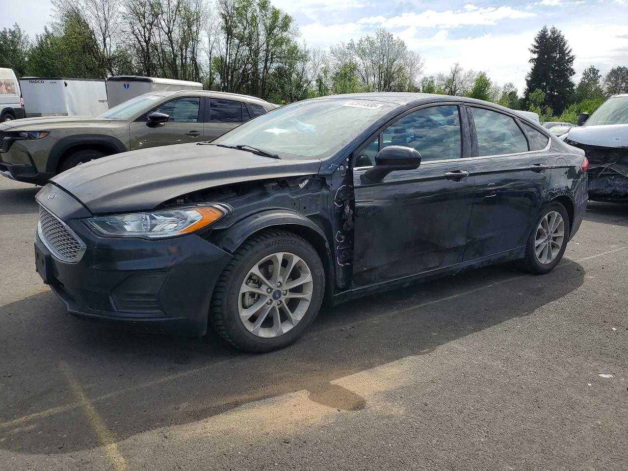 Salvage Ford Fusion Image