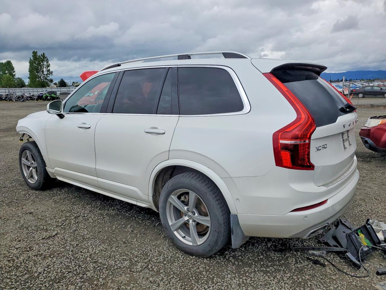 Volvo XC90 T6