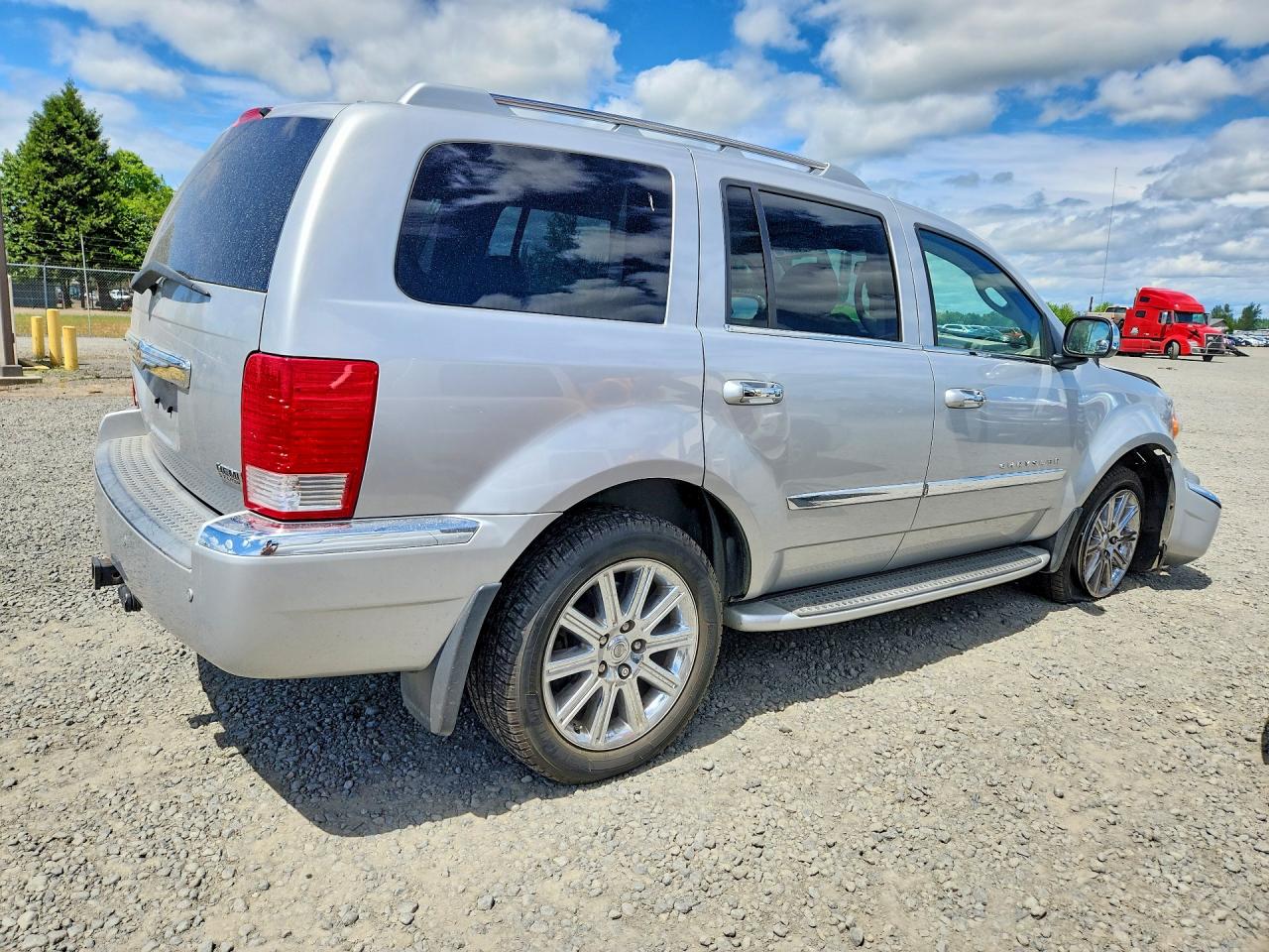 Chrysler Aspen Limited