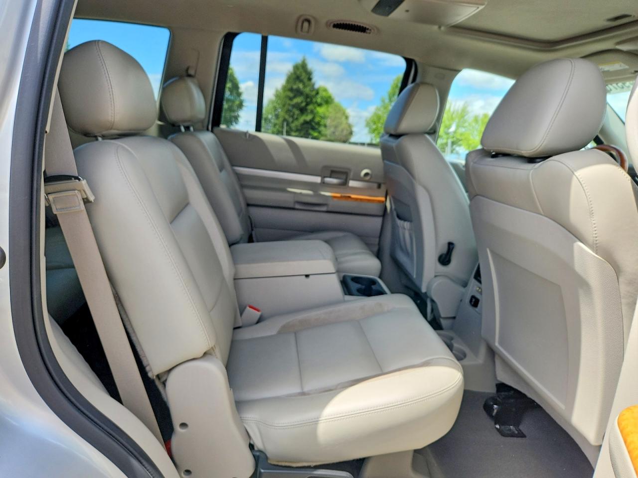 Chrysler Aspen Limited