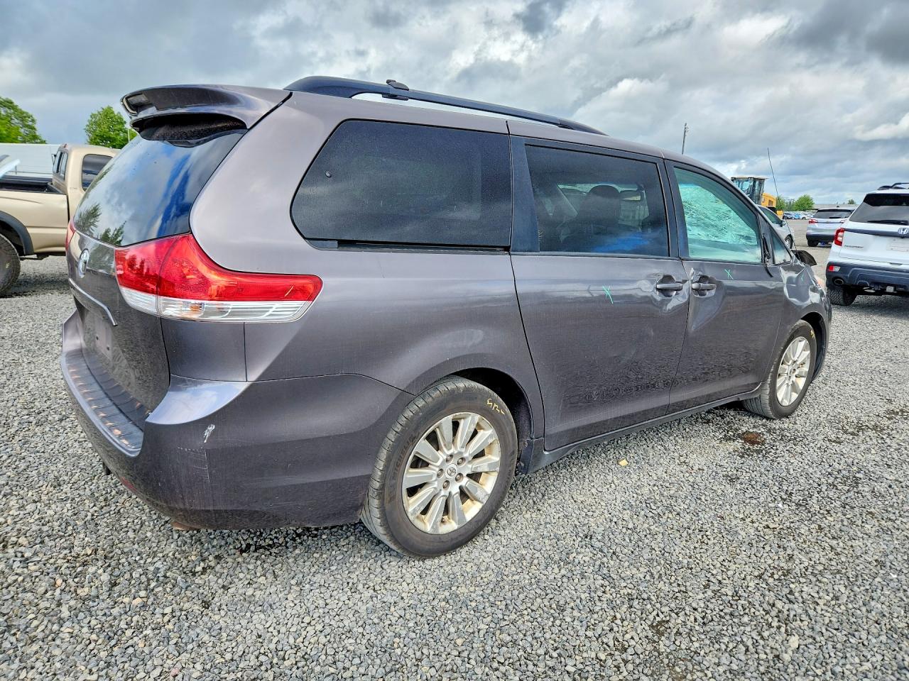 Toyota Sienna Le