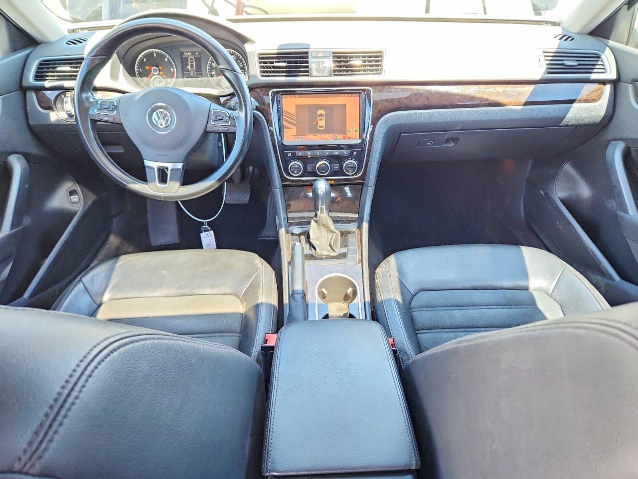 Volkswagen Passat Sel