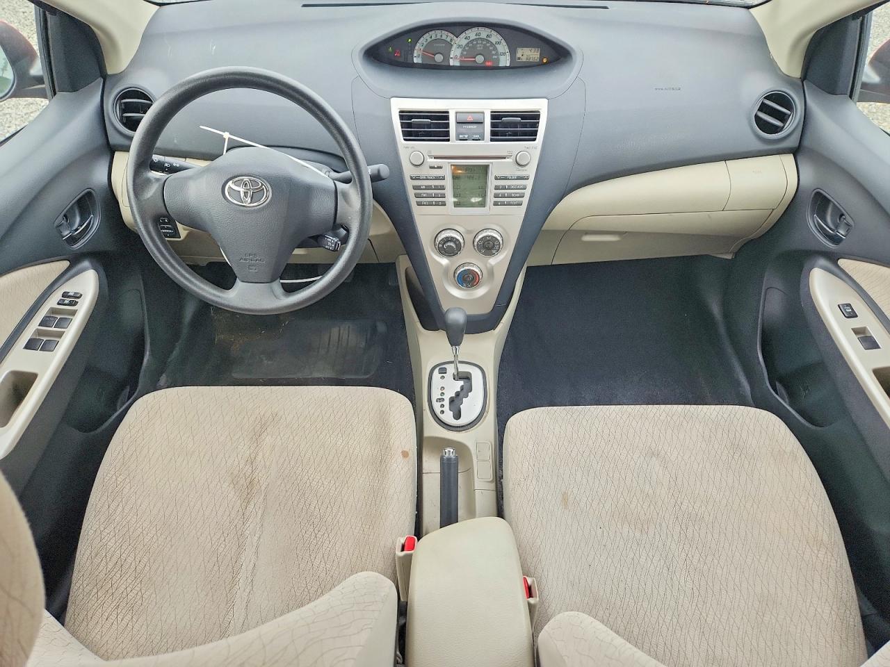 Toyota Yaris Base