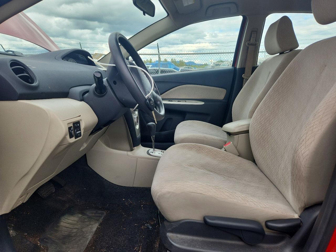 Toyota Yaris Base