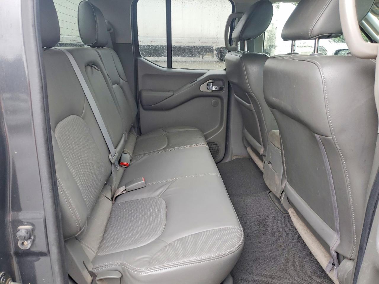Nissan Frontier Se V6