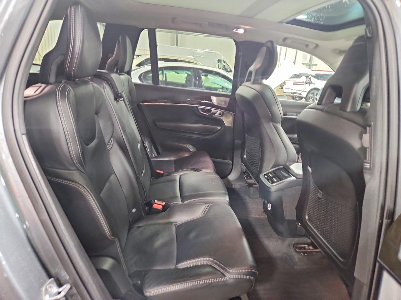 Volvo XC90 T6