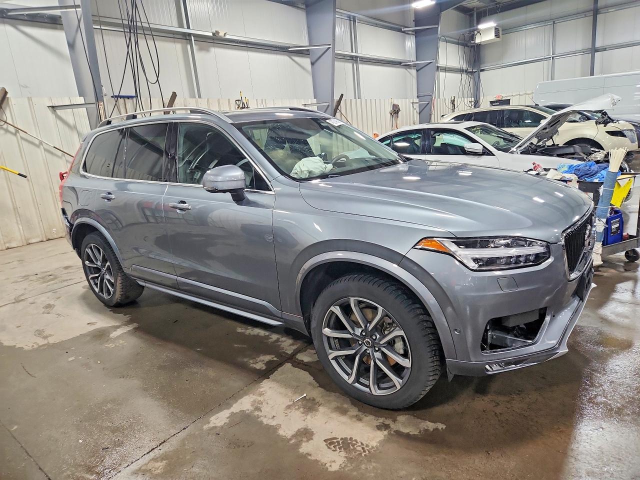 Volvo XC90 T6