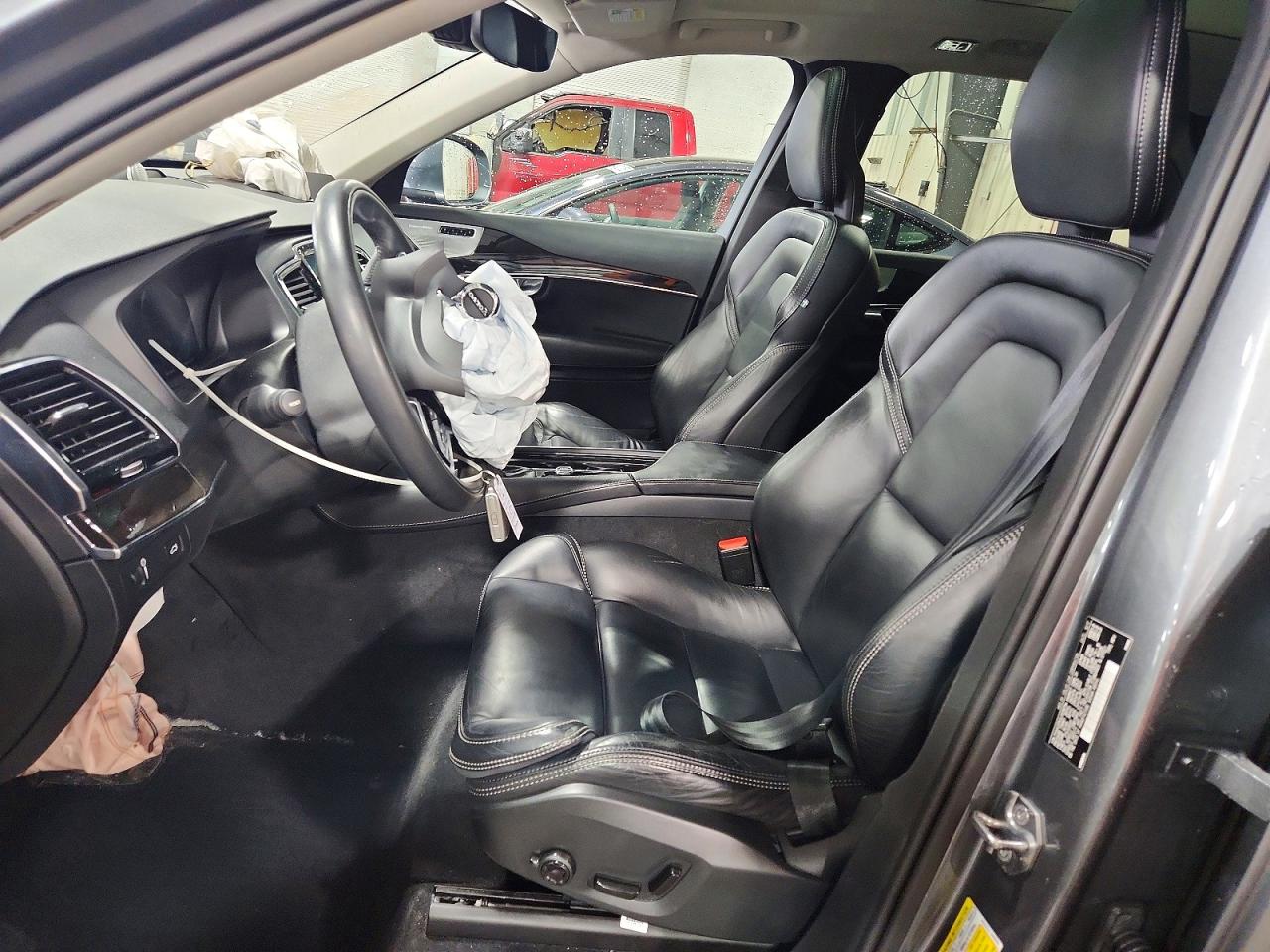 Volvo XC90 T6
