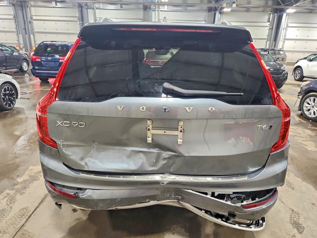 Volvo XC90 T6
