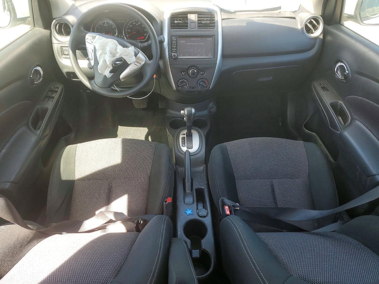 Nissan Versa Sv