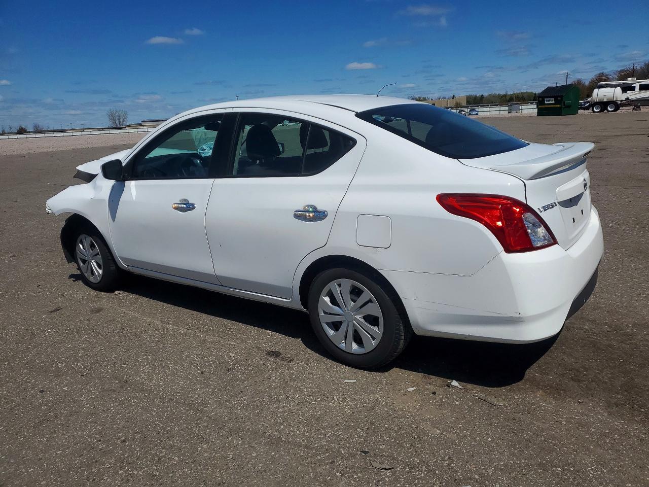Nissan Versa Sv