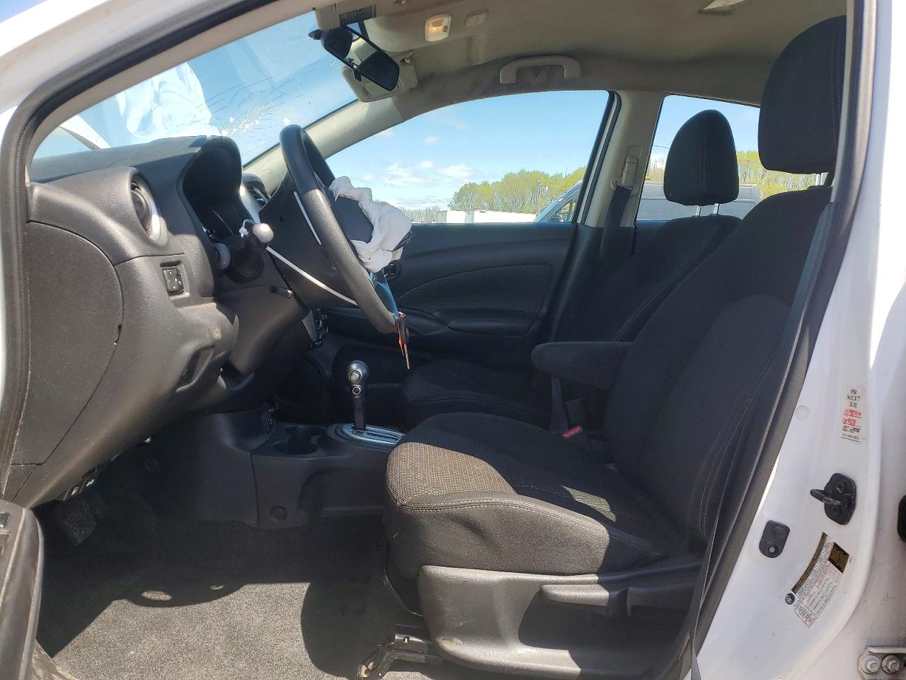 Nissan Versa Sv