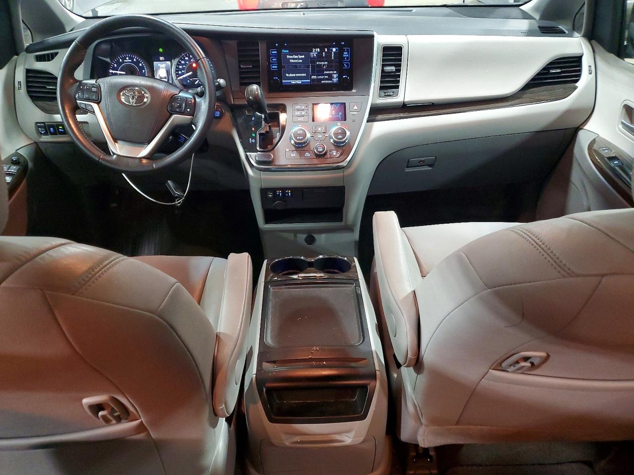 Toyota Sienna Xle 7-passenger