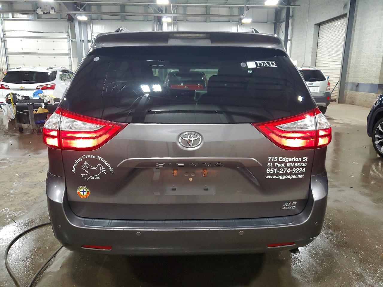 Toyota Sienna Xle 7-passenger