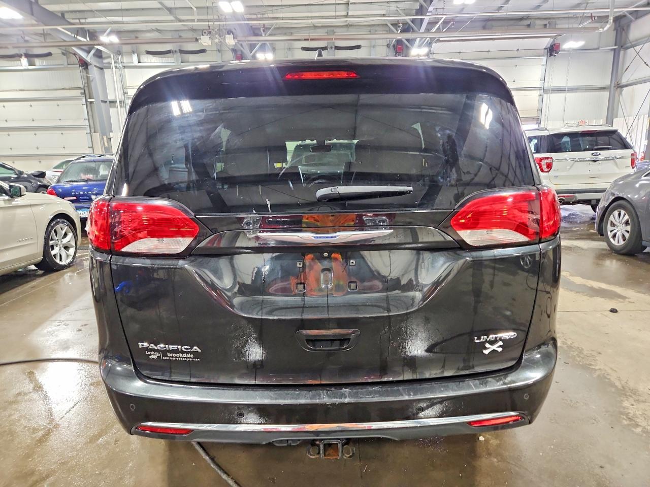 Chrysler Pacifica Limited