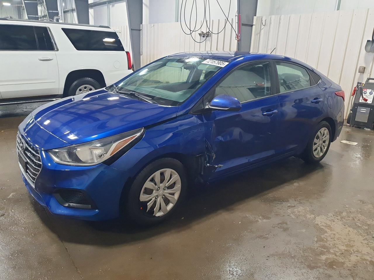 Salvage Hyundai ACCENT Image