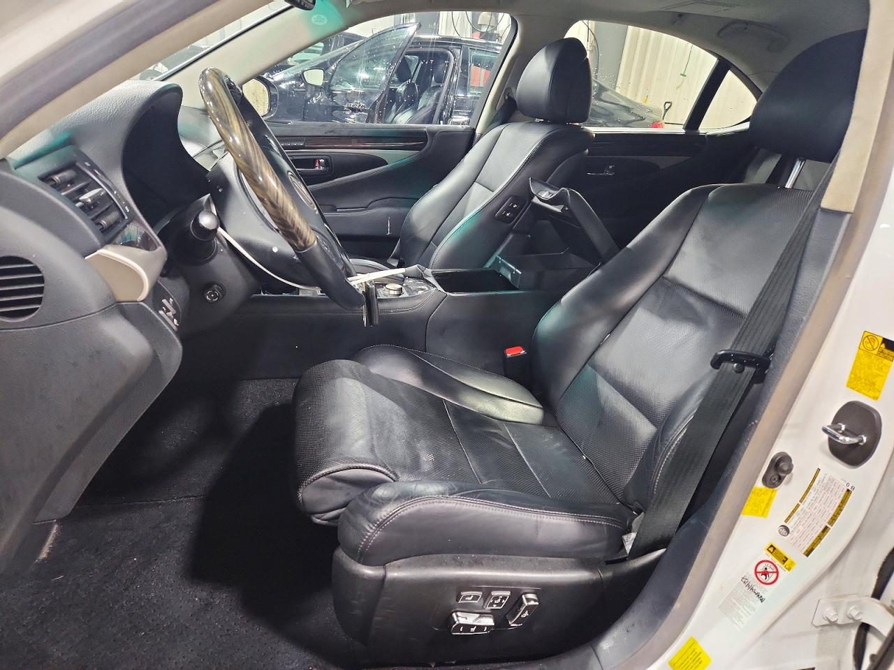 Lexus LS 460