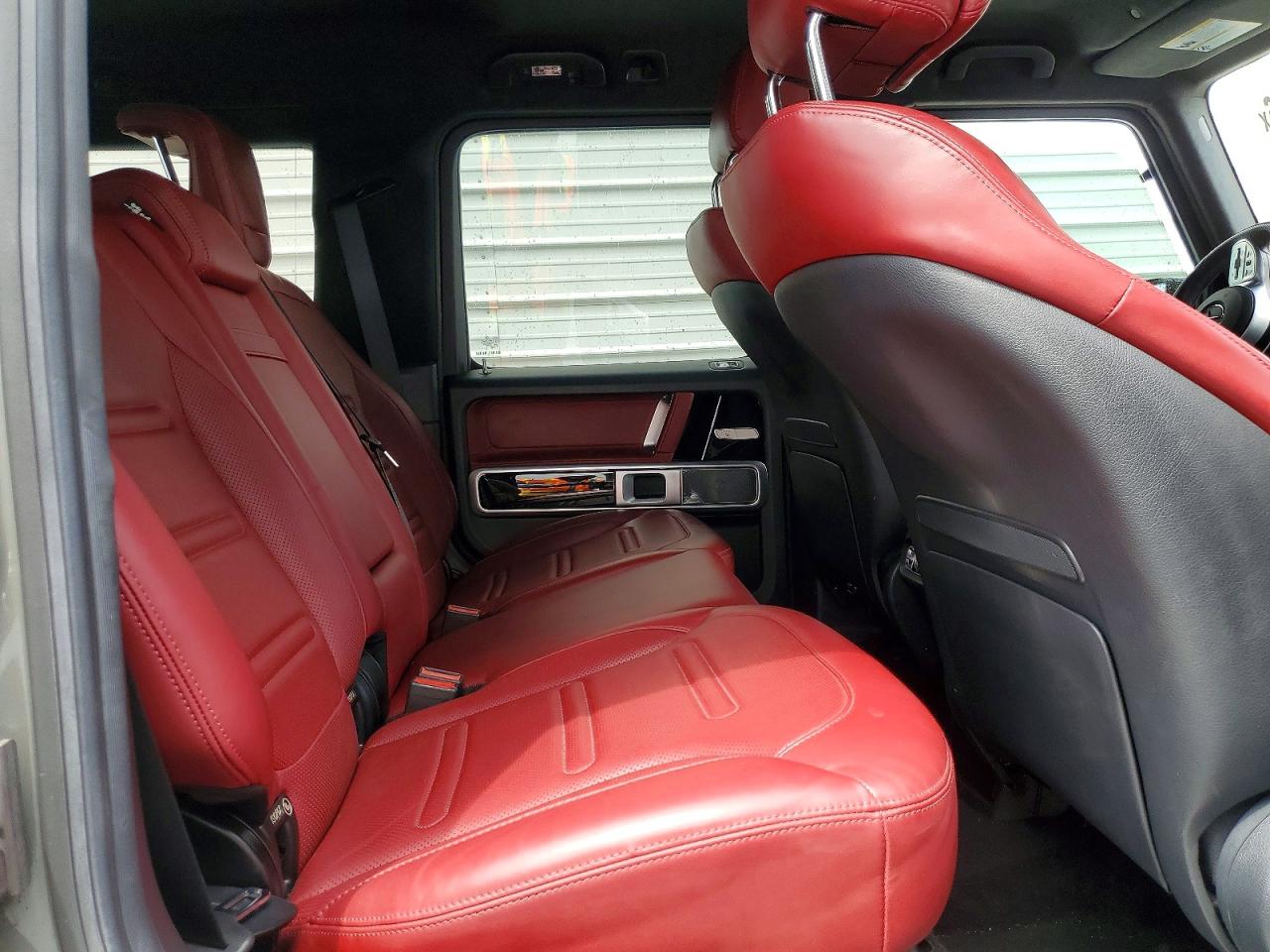 Mercedes-Benz G-Class 550