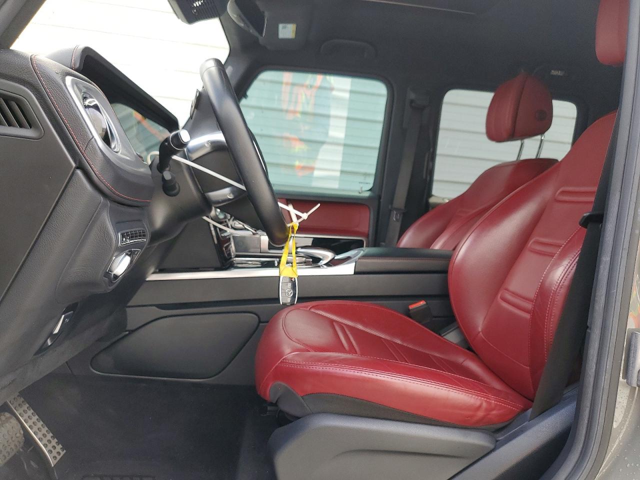 Mercedes-Benz G-Class 550
