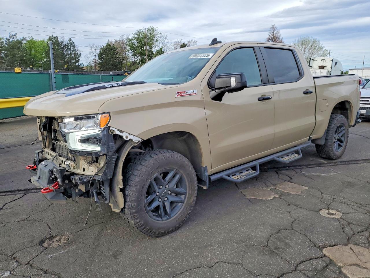 Salvage Chevrolet Silverado Image