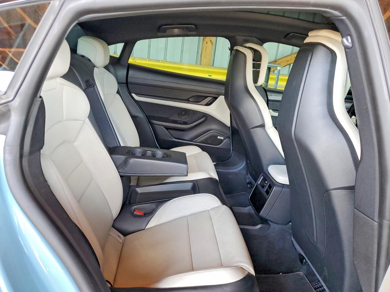 Porsche Taycan 4s
