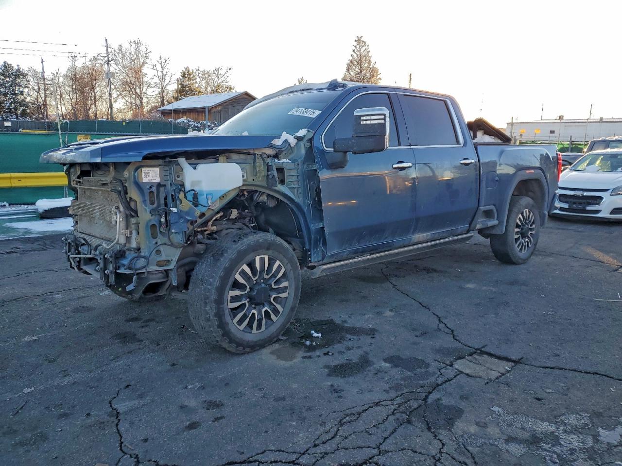 Salvage GMC Sierra Image