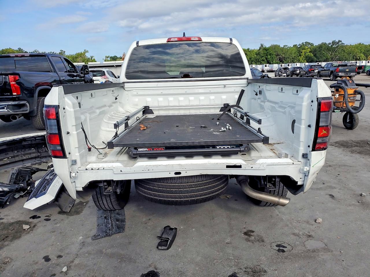 Nissan Frontier Sv
