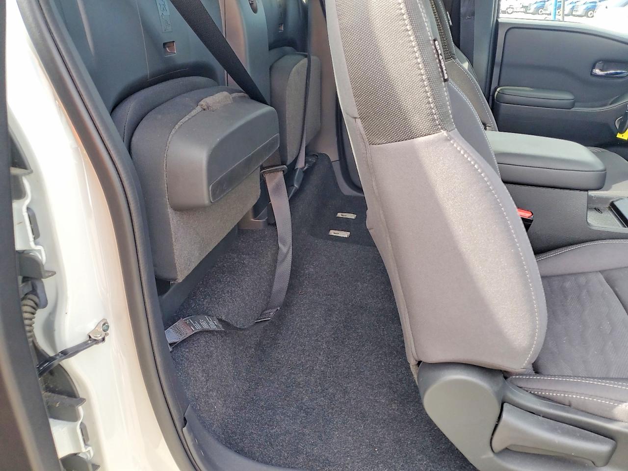 Nissan Frontier Sv