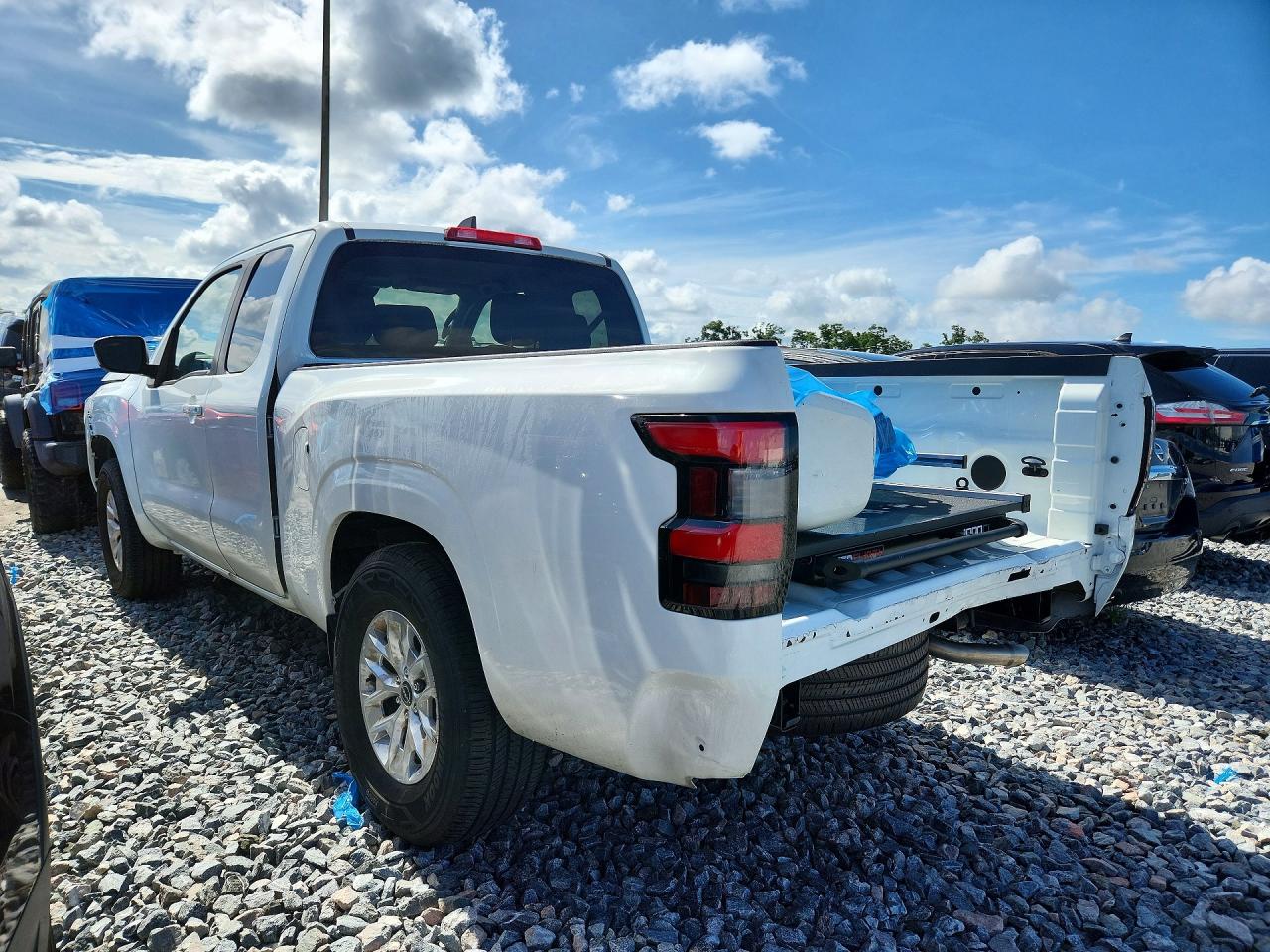 Nissan Frontier Sv