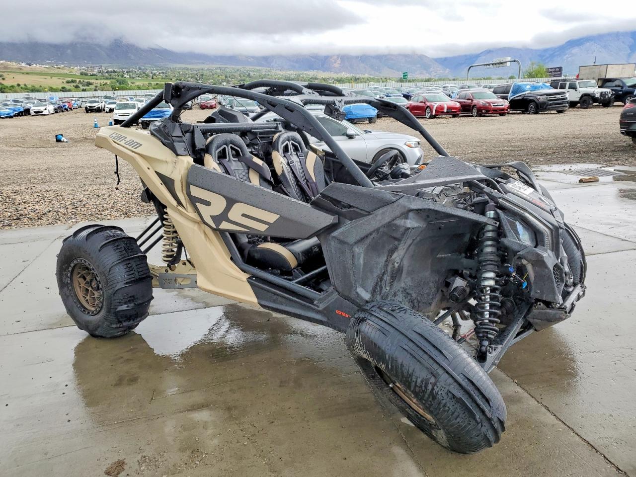 Salvage Can-Am Maverick Image