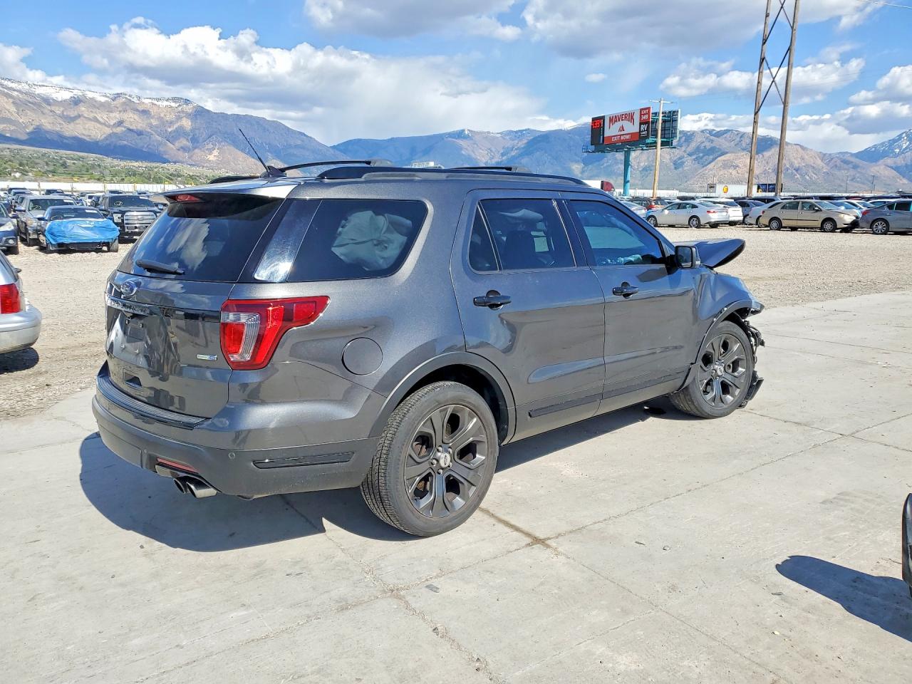Ford Explorer Sport