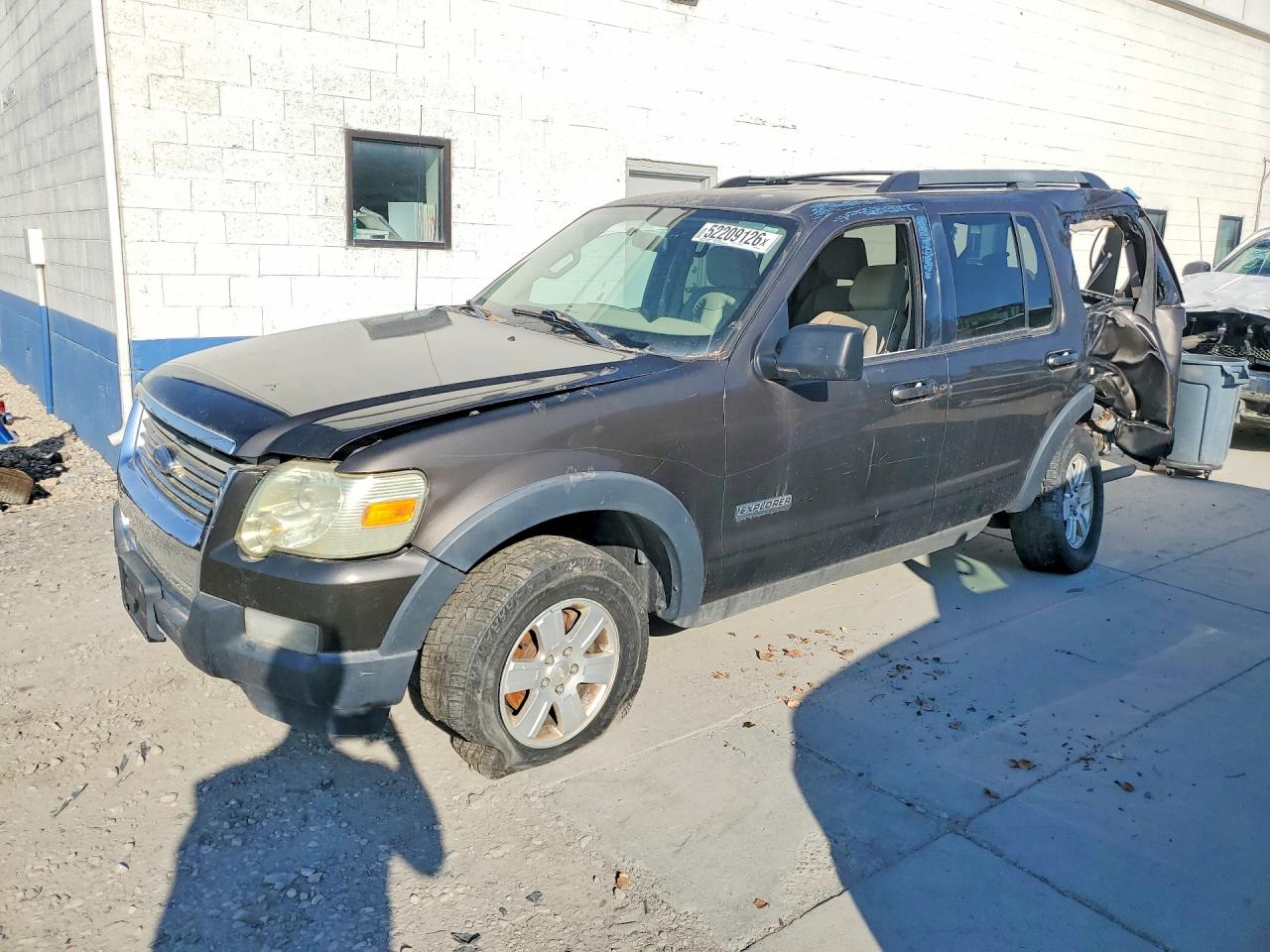 Salvage Ford Explorer Image