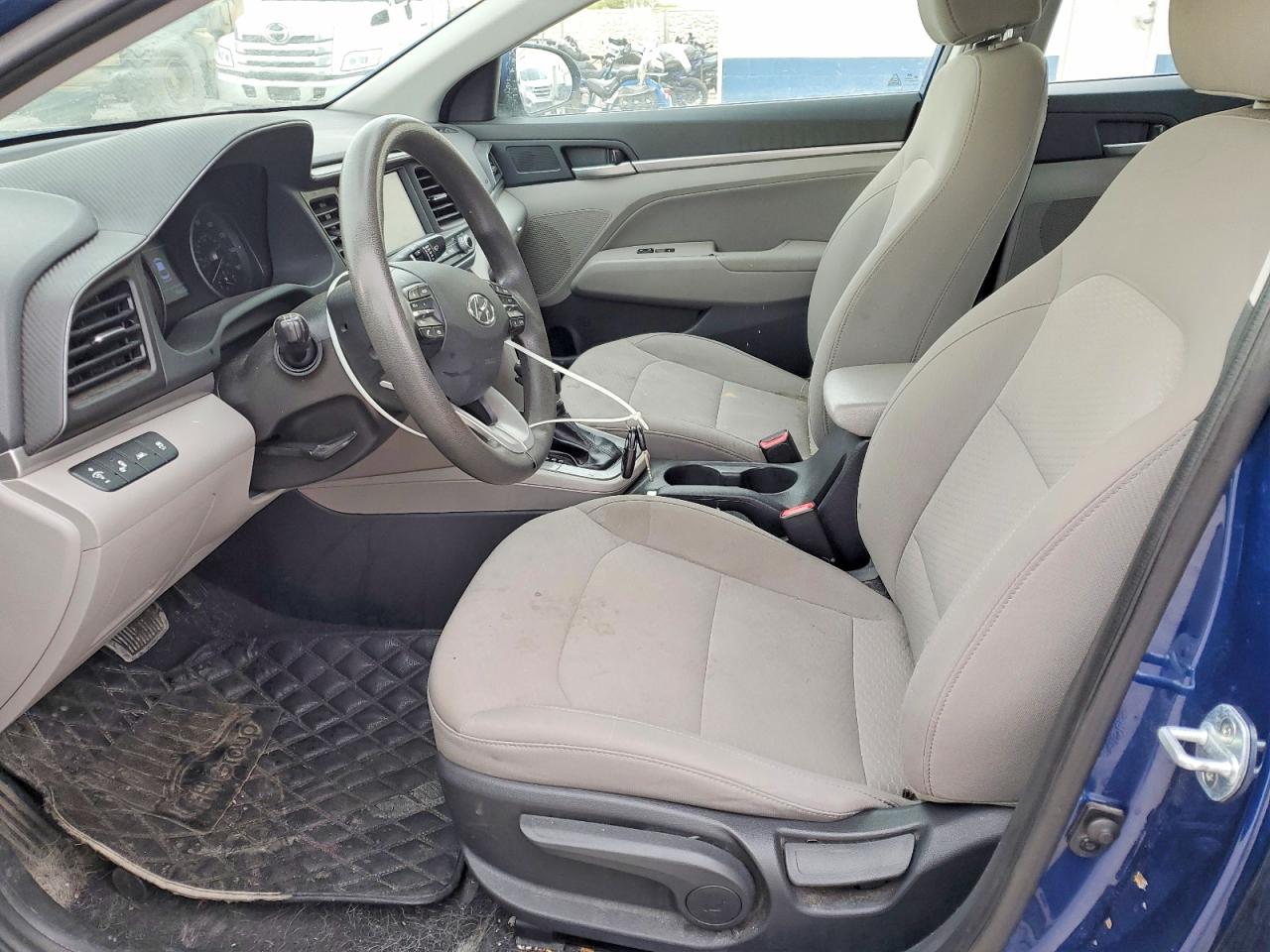Hyundai ELANTRA Sel