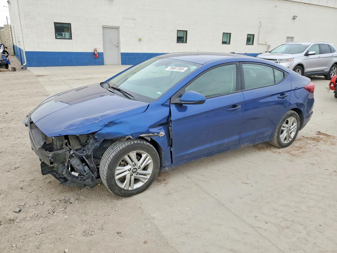Salvage Hyundai ELANTRA Image