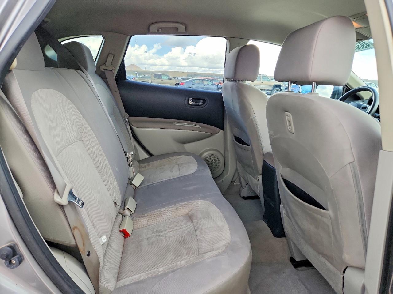 Nissan Rogue S