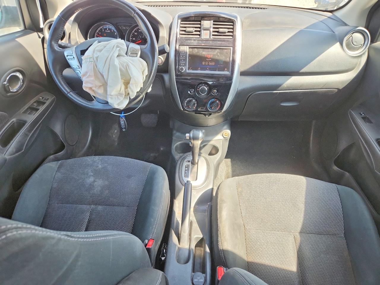 Nissan Versa Sv