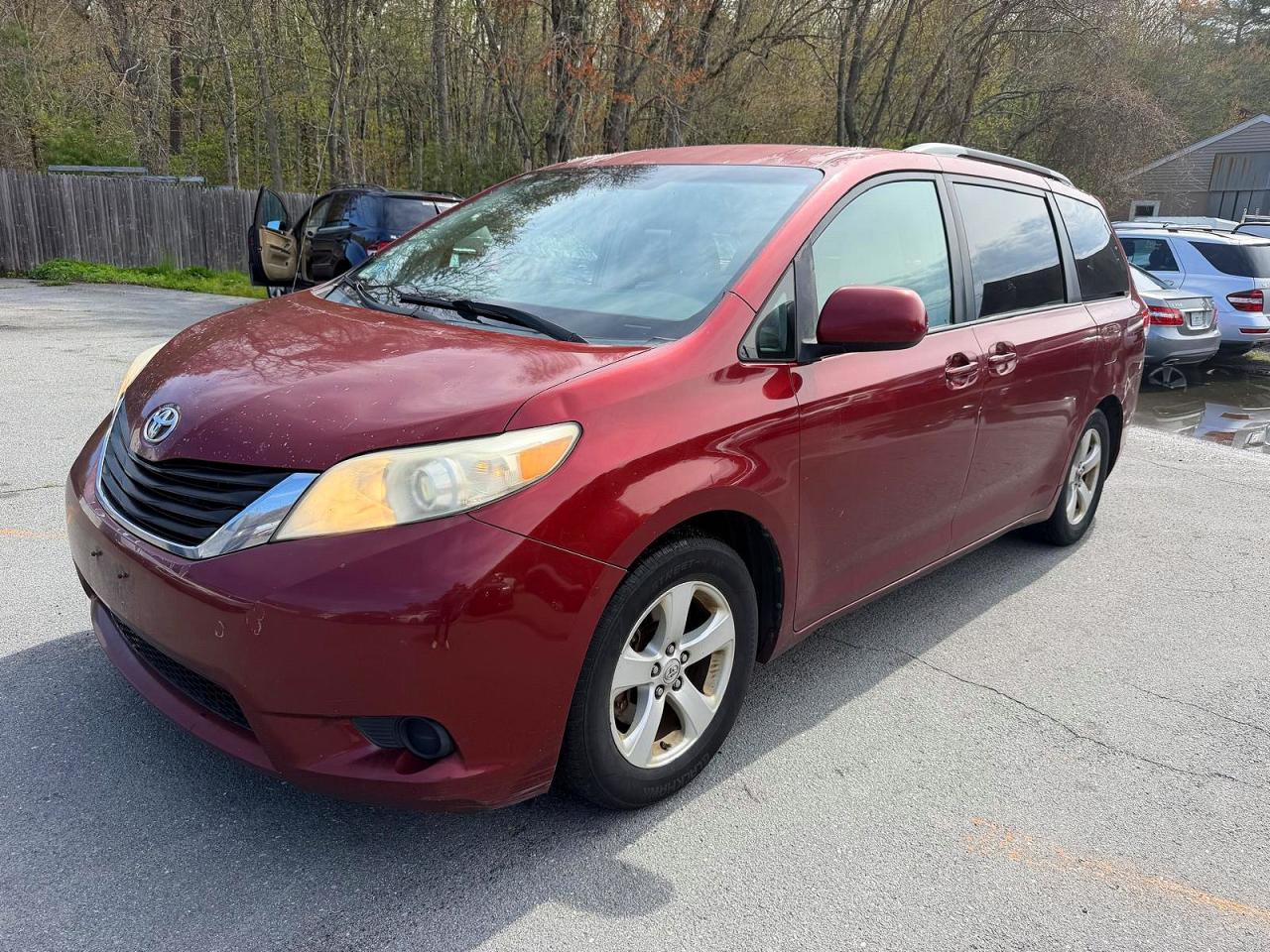 Toyota Sienna Le