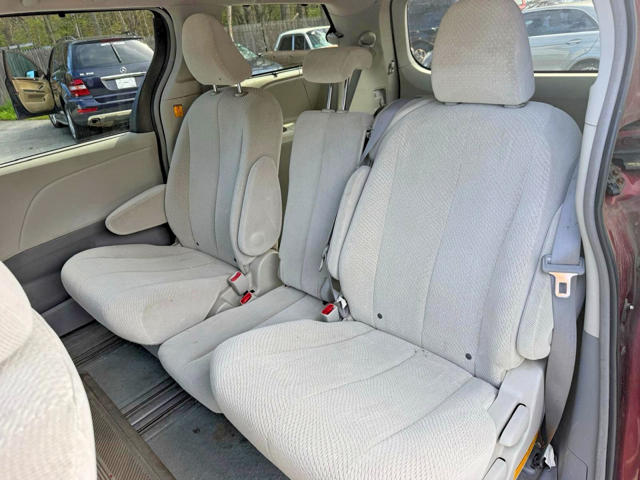 Toyota Sienna Le