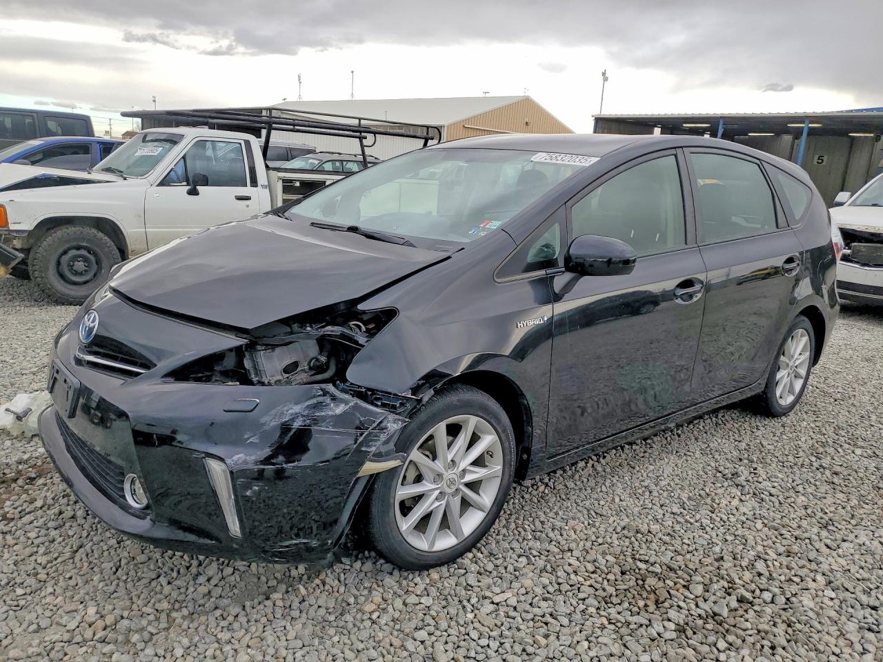 Salvage Toyota Prius Image