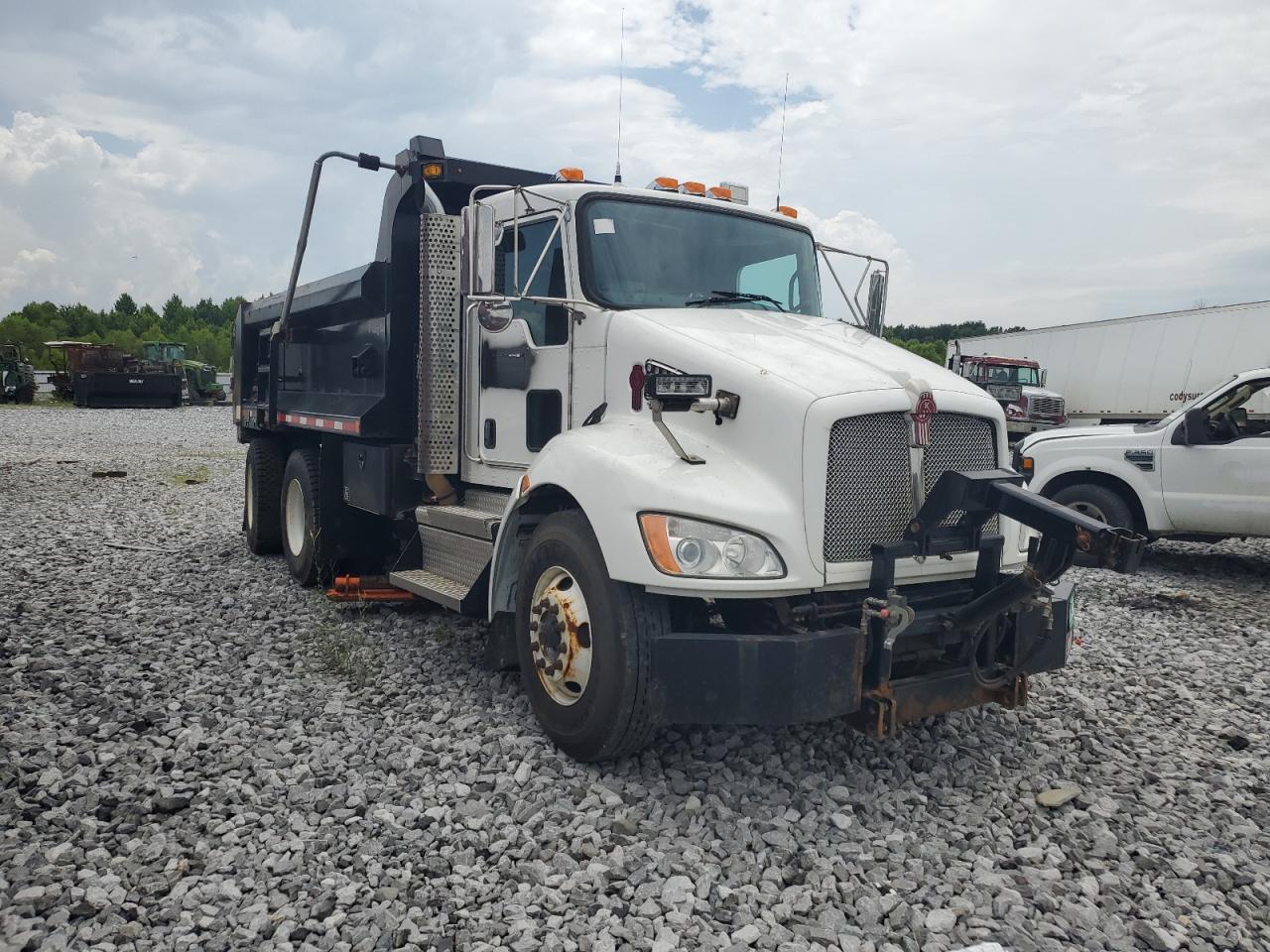 Salvage Kenworth Construction Image