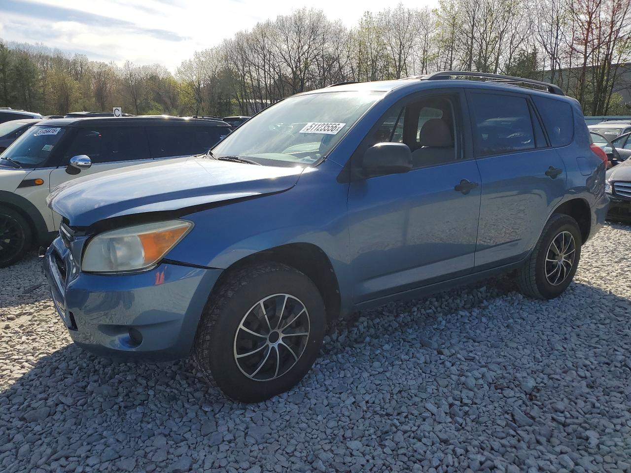 Salvage Toyota RAV4 Image