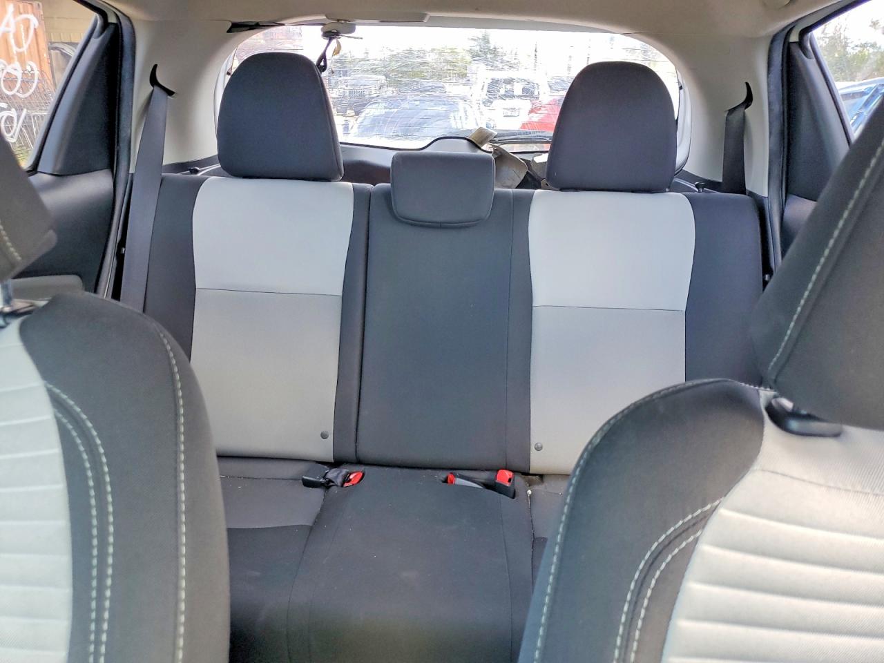 Toyota Yaris L