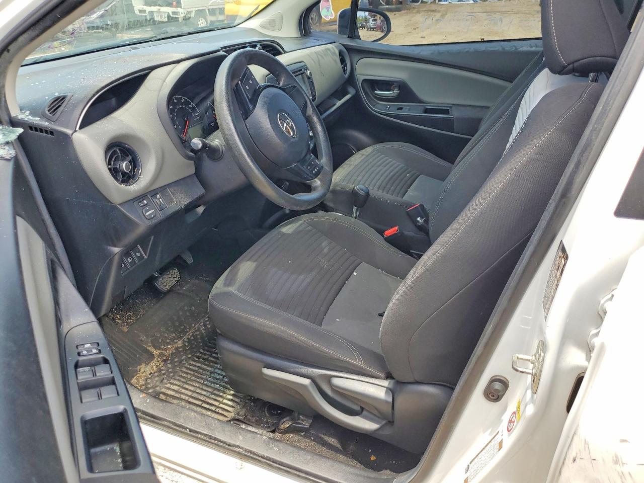 Toyota Yaris L