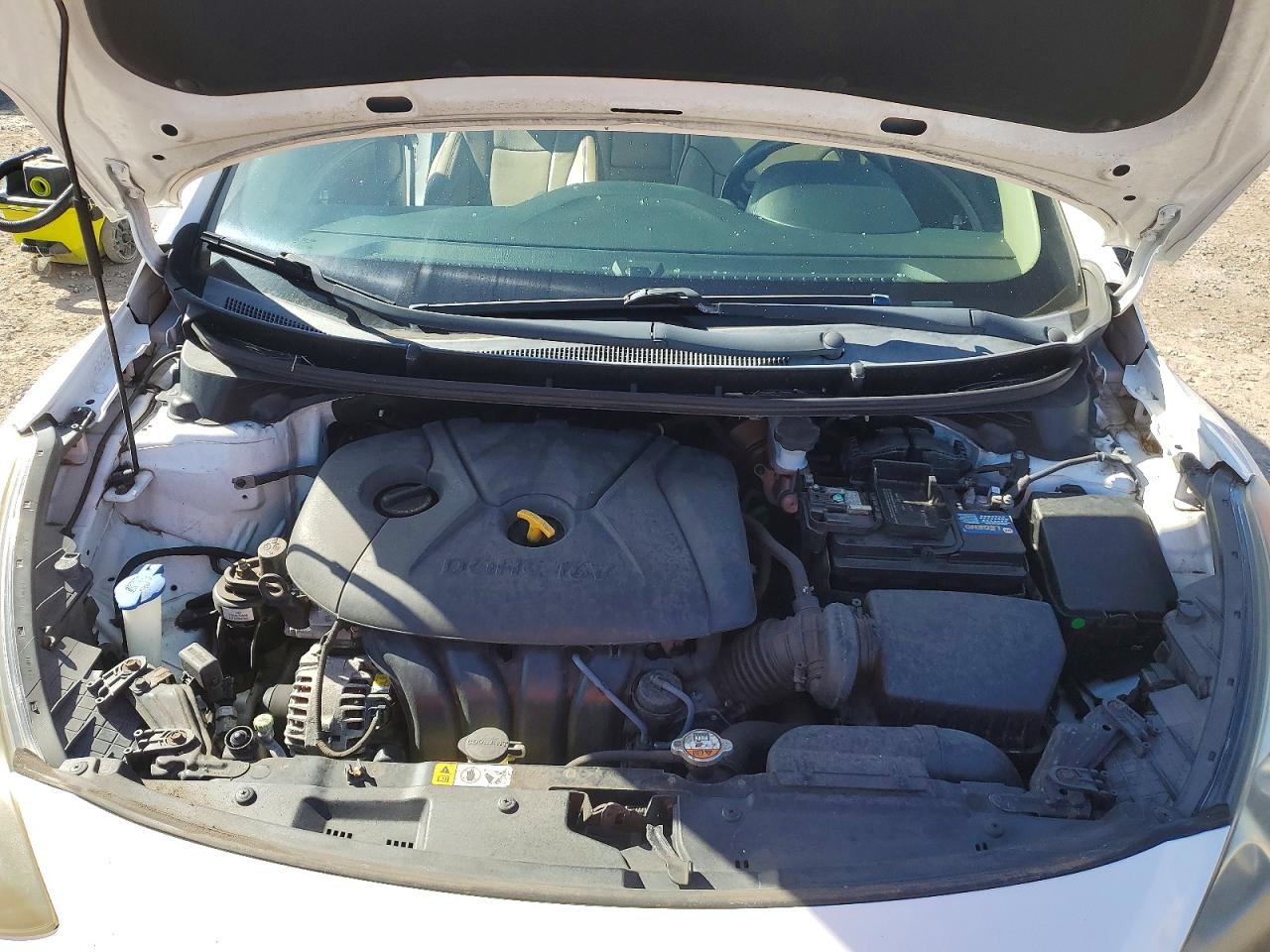 Hyundai ELANTRA Base