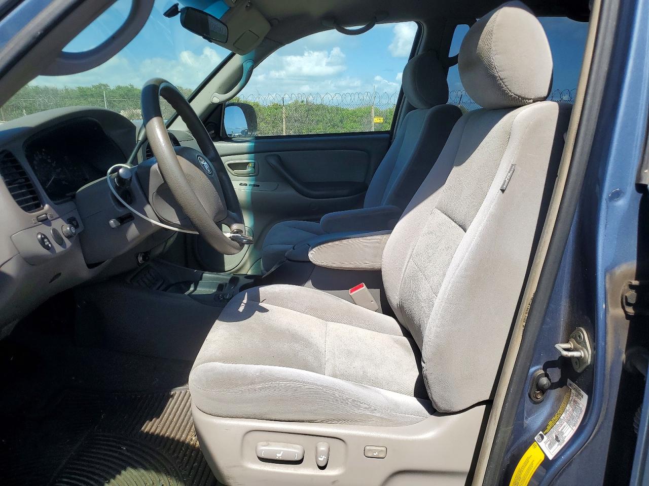Toyota Sequoia Sr5
