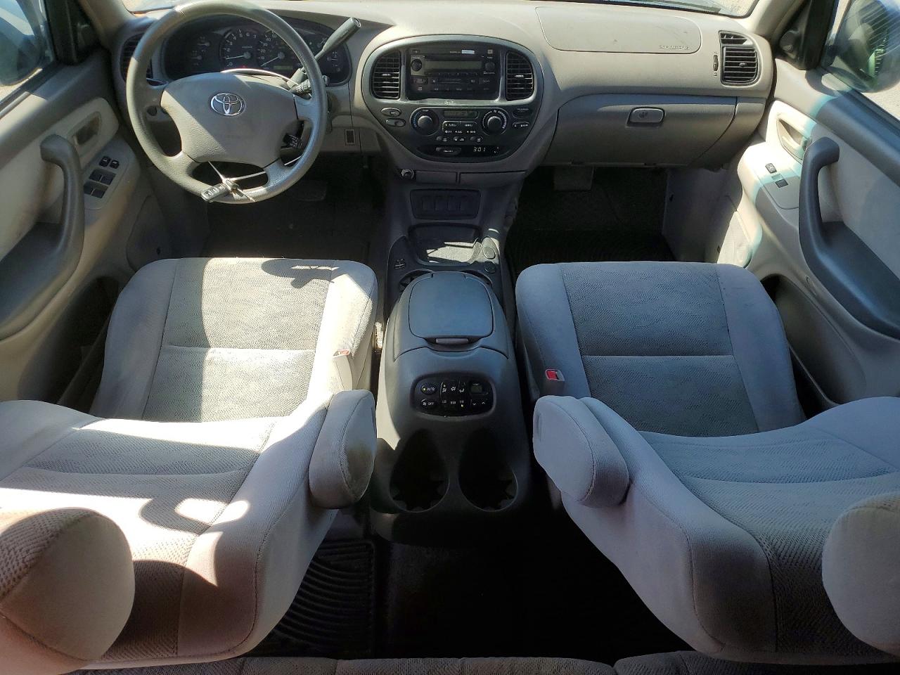 Toyota Sequoia Sr5