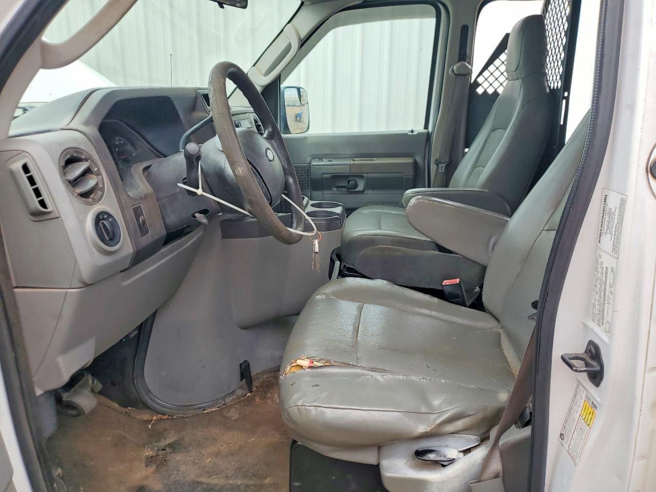 Ford Econoline E250 Van